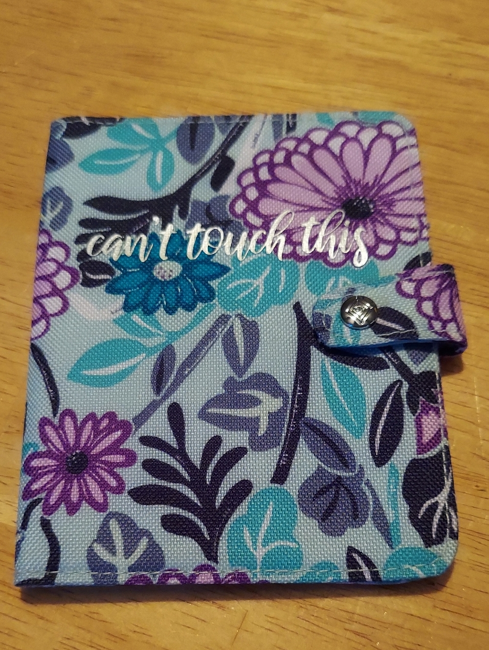 VERA BRADLEY floral 'Can't Touch This' Passport & Card Holder..Teal/Blue/Purple